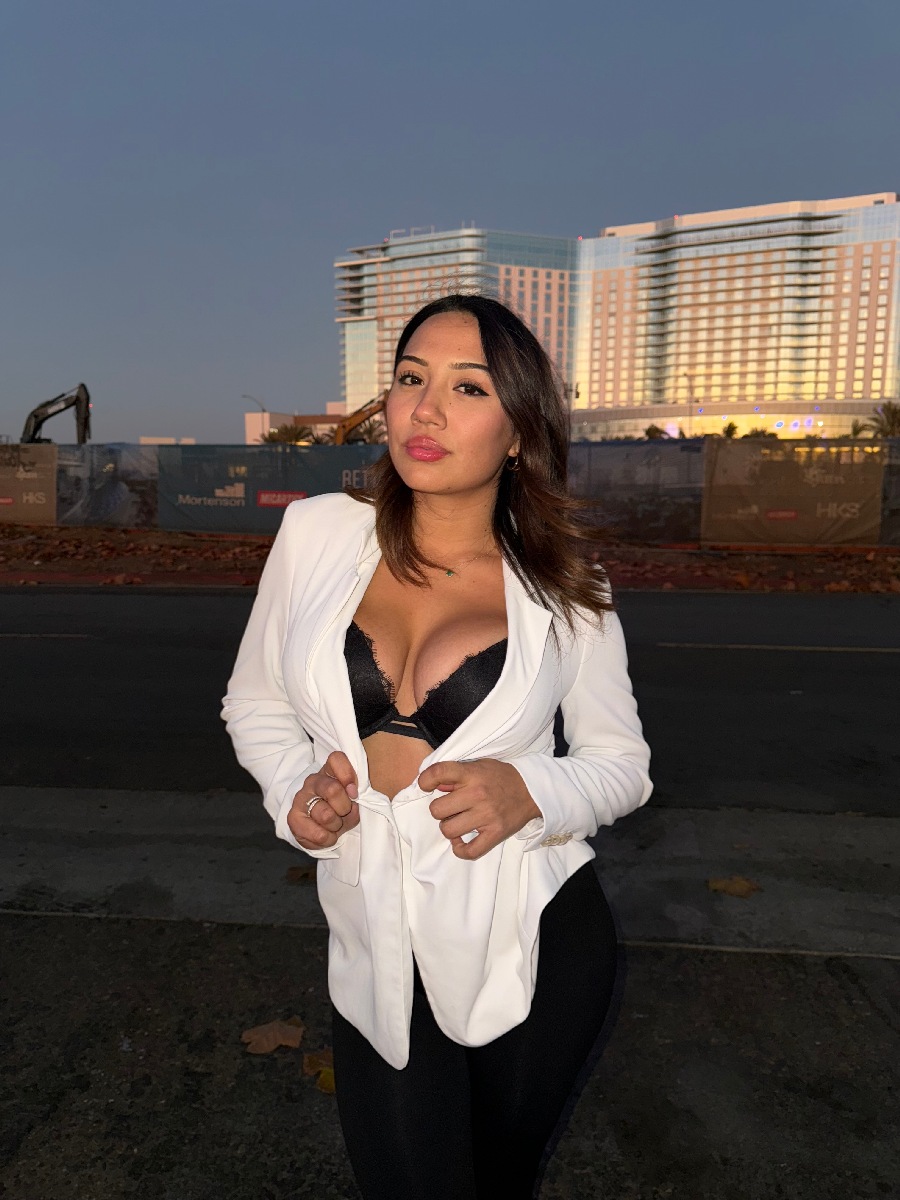 Take a pause and enjoy Ali Cruz — streaming from Karachi