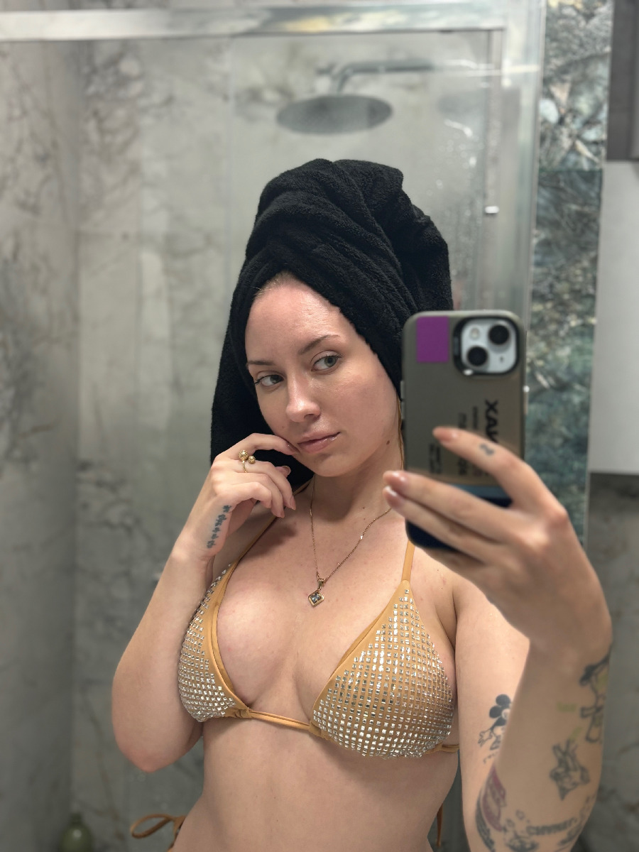 Nude girl KateV in Karachi