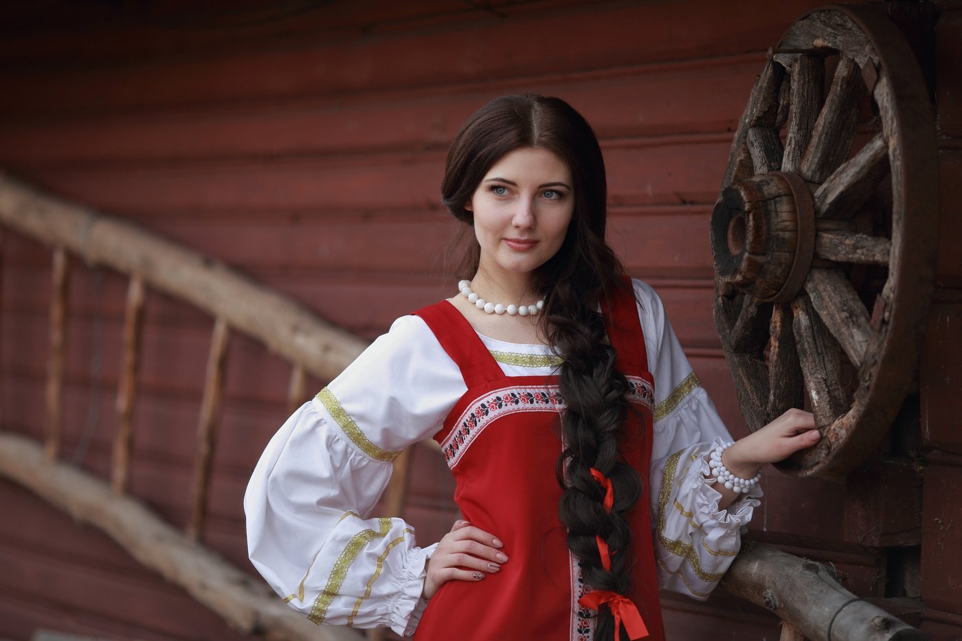 Girls in Slavic costumes’s look of the day — catch her live in Karachi