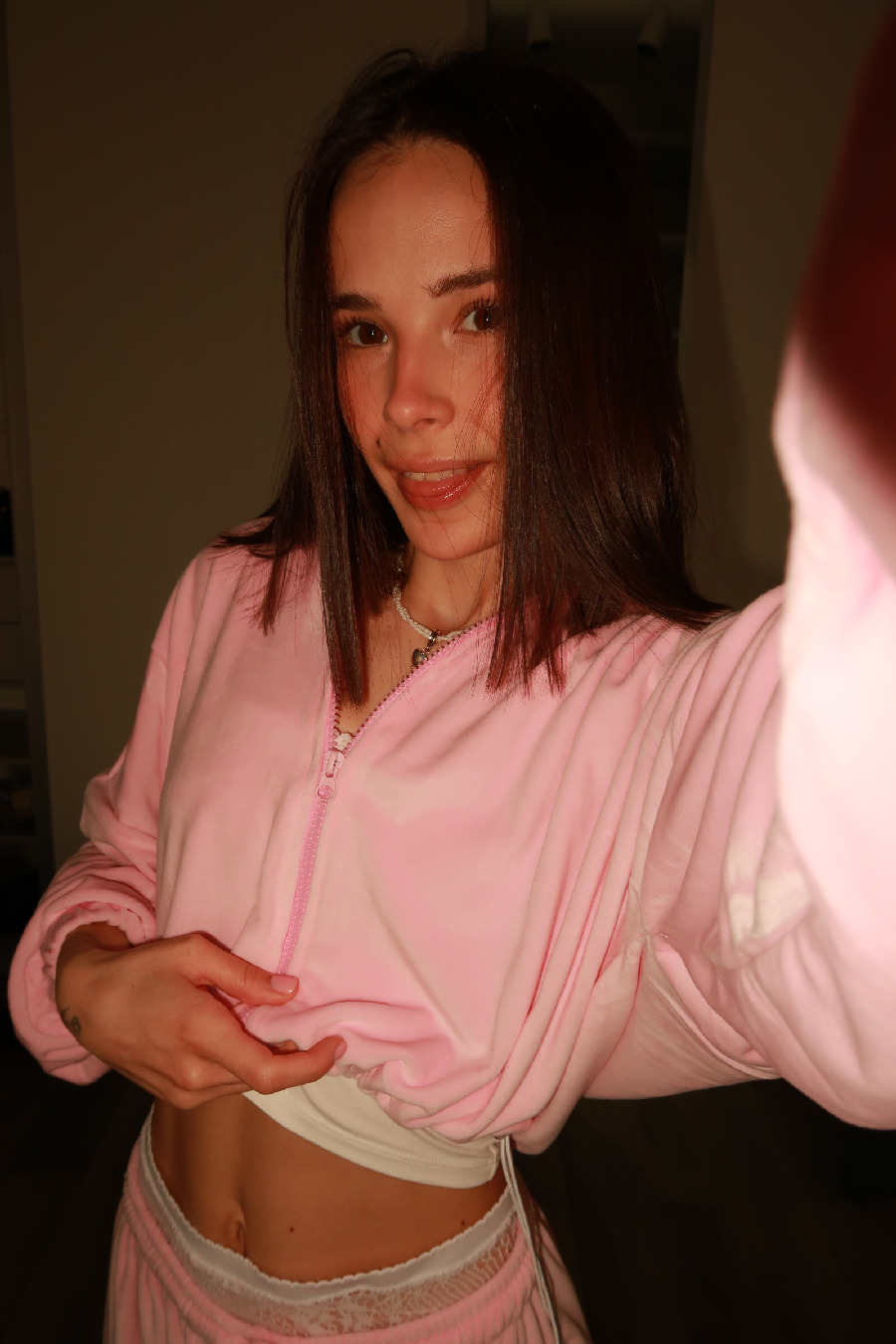 Tina brings the glow — live moments in Karachi